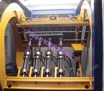 輥道通過式“錘擊+旋轉(zhuǎn)”二合一落砂機(jī)2